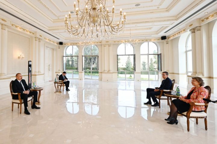 Prezident səfirə: "Ədalətsiz qərarınız bizə daha yaxın əlaqələr qurmağa kömək etməyəcək"