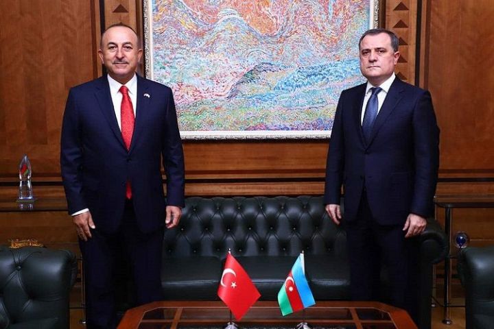 Azərbaycan və Türkiyə XİN başçıları arasında telefon danışığı olub