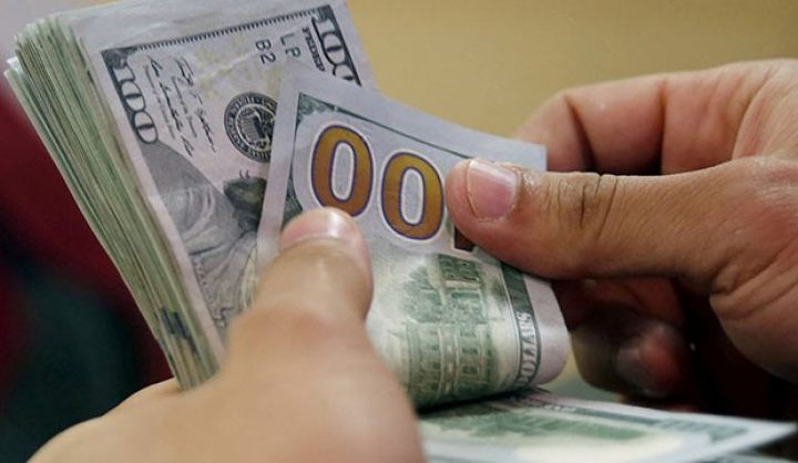 Xarici valyutadakı əmanətlər geri götürülür, dollarlaşma azalır
