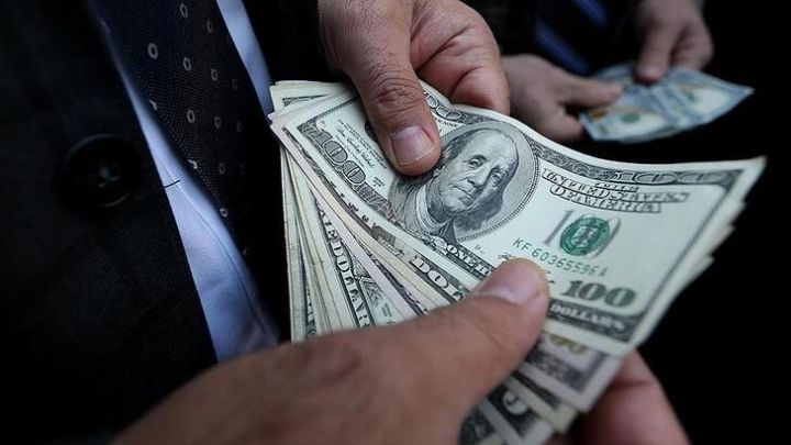 Dolların sabaha olan rəsmi məzənnəsi açıqlandı