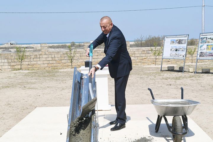 Prezident və birinci xanım təməlqoyma mərasimində iştirak ediblər