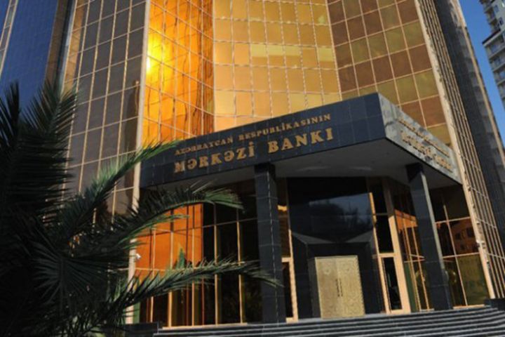 Elman Rüstəmov Mərkəzi Bankın qərarını açıqladı - YENİLƏNİB