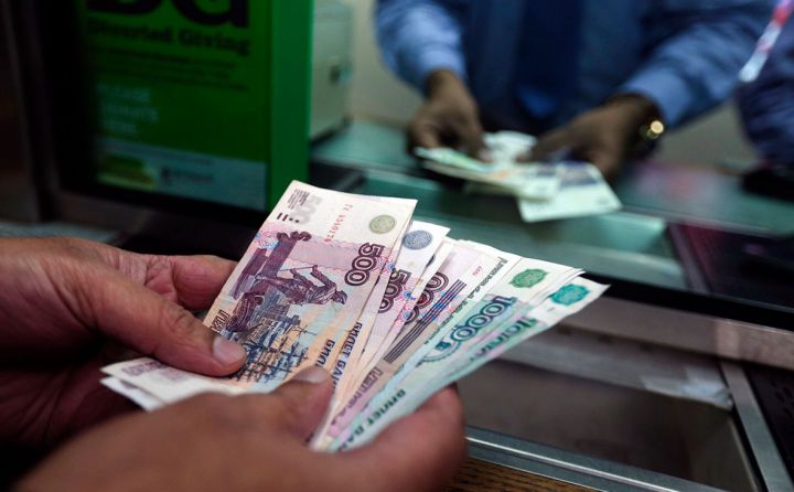 Ruslar mart ayında rekord miqdarda kredit götürüblər