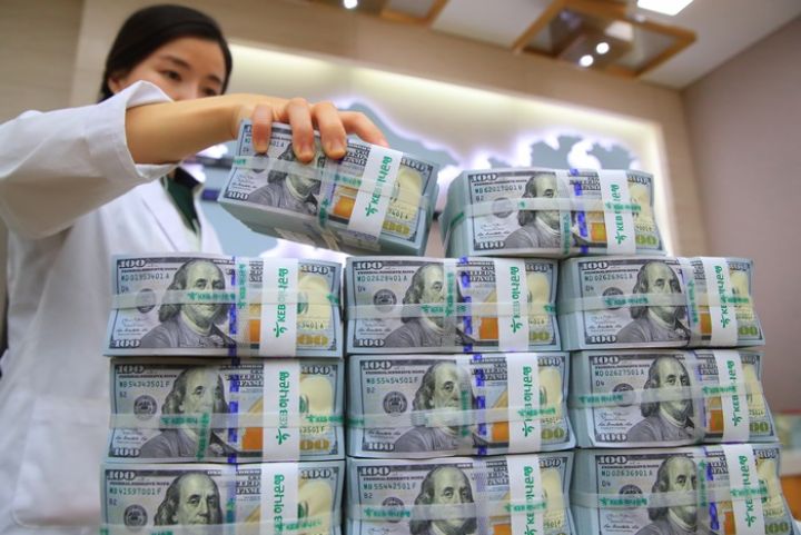 Honq Konqun valyuta ehtiyatları 494,8 milyard dollara çatır
