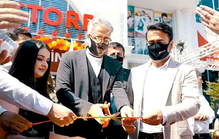 "Megastore" bazara qayıtdı