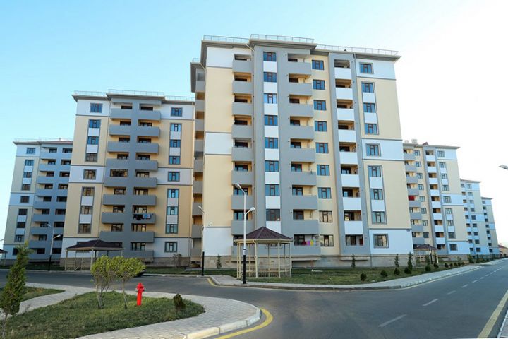 Nazirlik keçmiş məcburi köçkünlər üçün tikilmiş mənzilləri satacaq - AÇIQLAMA