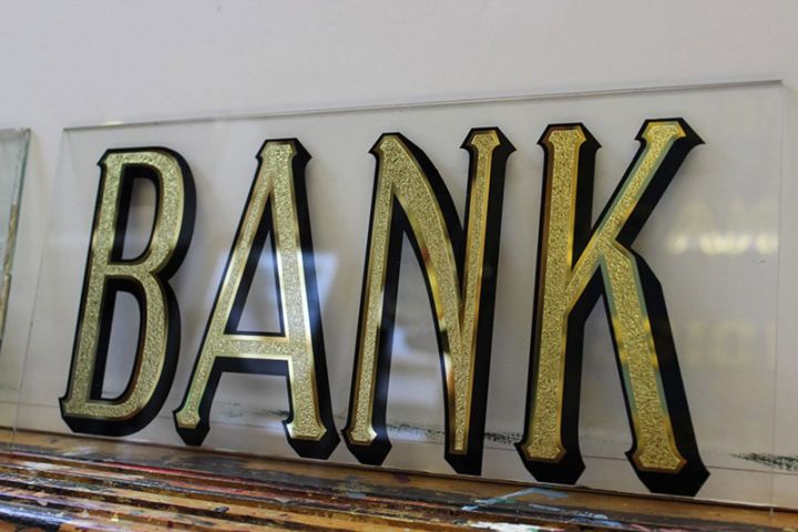 Aktivləri 1 milyard manatdan çox olan 5 bank