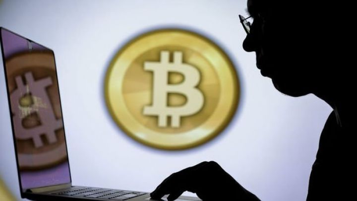 Bitcoin-in çöküşü davam edir