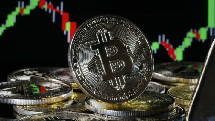 Bitkoin sürətlə dibə yuvarlandı - 280 MİLYARD DOLLAR “ƏRİDİ”