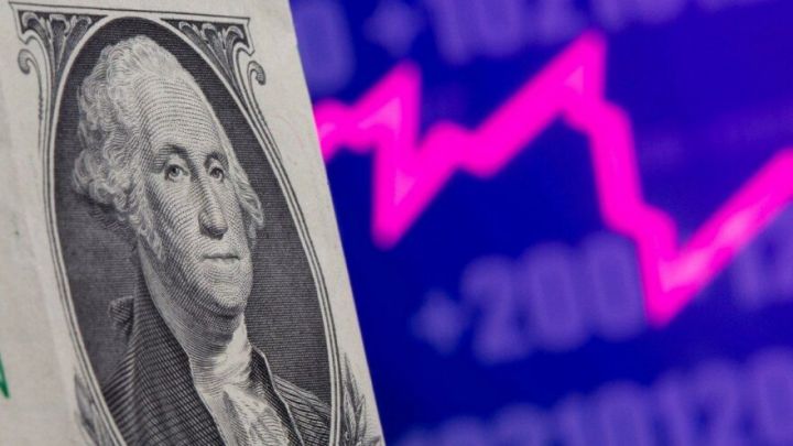 Banklara daha çox dollar satıldı - VALYUTA HƏRRACI