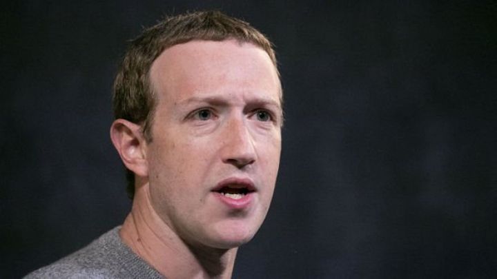 Zuckerberg iddiaları rədd etdi