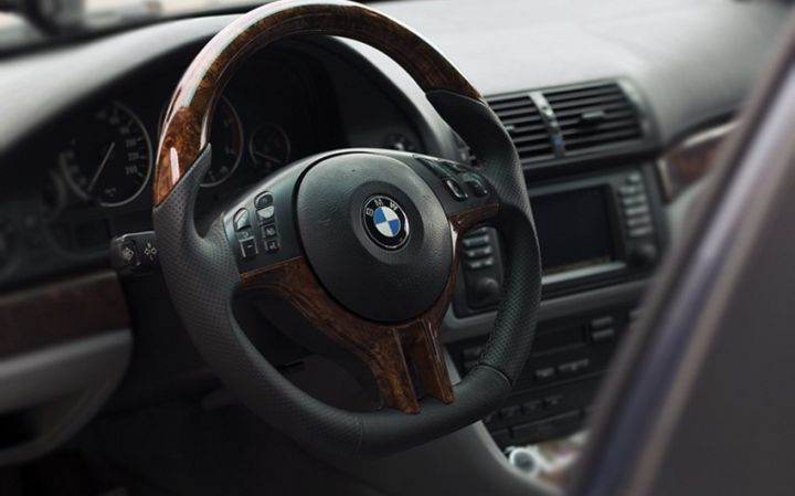 BMW avtomobililərini geri çağırır