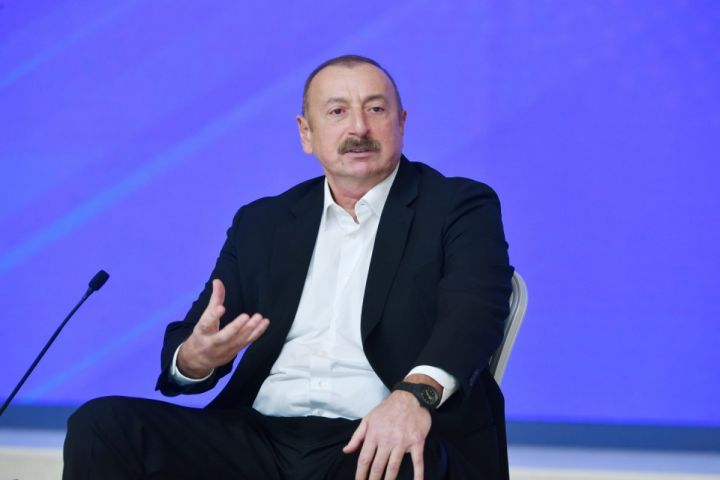 "Xaricdə aparıcı ali məktəblərdə təhsil alanlar gəlib burada işləsinlər"