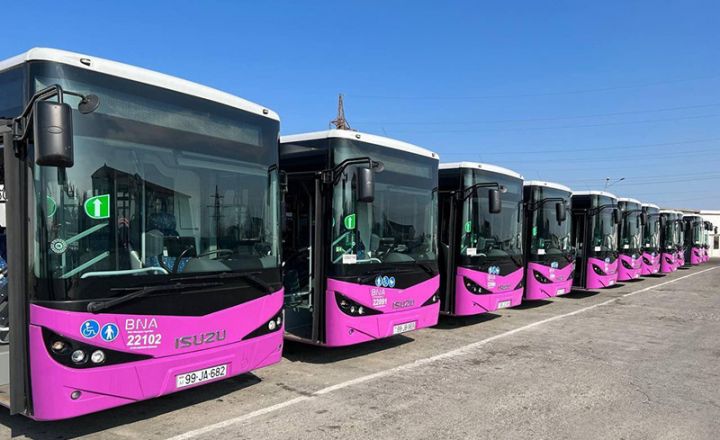 Bakıya 12 ədəd "İsuzu" markalı yeni avtobus gətirilib
