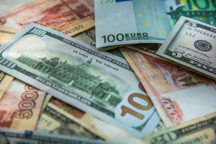 Rubl 3 faizdən çox ucuzlaşıb - DOLLAR 80 RUBLA YAXINLAŞIB