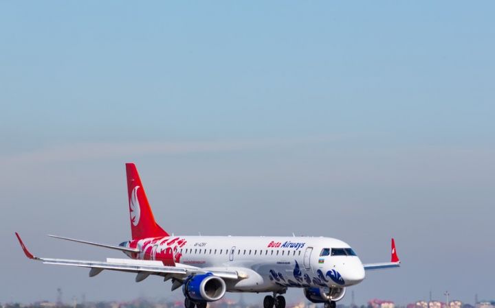 Bakıdan İstanbula gedən təyyarə Ankarada enib