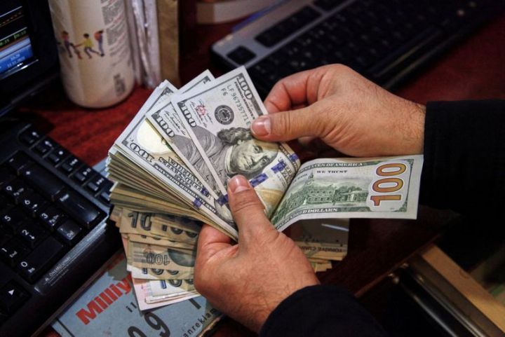 Mərkəzi Bank hərracın nəticəsi və Manatın məzənnəsi barədə məlumat yaydı