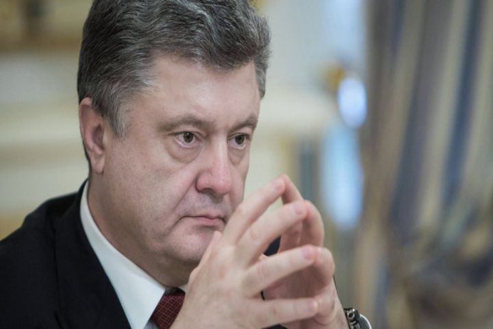 KİV: Poroşenkonun bütün əmlakına həbs qoyulub