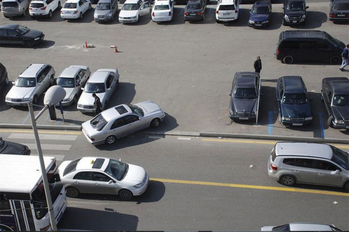 Qanunsuz ödənişli parklanma yeri təşkil edənlər cərimələnəcək - 2000 MİN MANATADƏK...