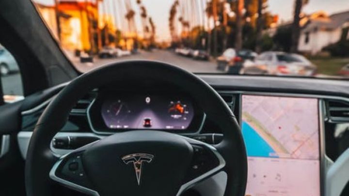 Tesla-dan rekord xalis mənfəət