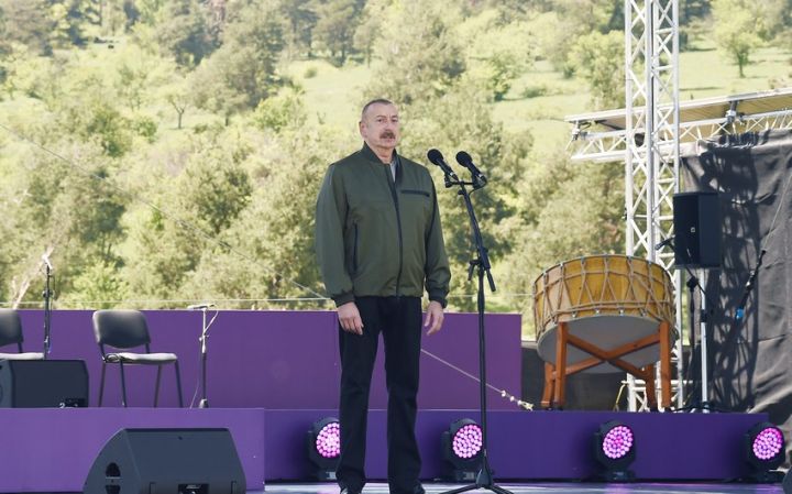 Şuşada qurultay başladı, Prezident çıxış edir