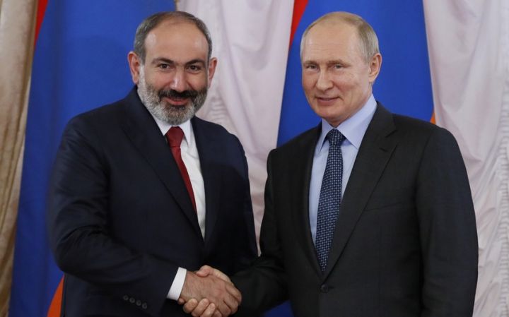Putin və Paşinyan arasında telefon danışığı olacaq