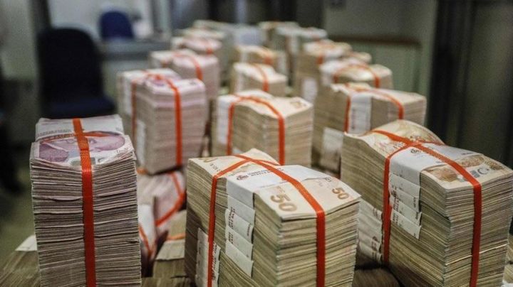 Fransa bankı Dolların 22 türk lirəsinə yüksələcəyini gözləyir