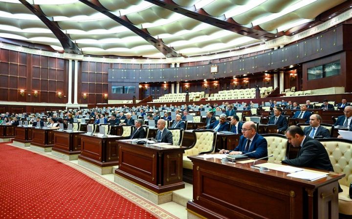 Əli Əsədov Baş nazir vəzifəsinə təyin olunur