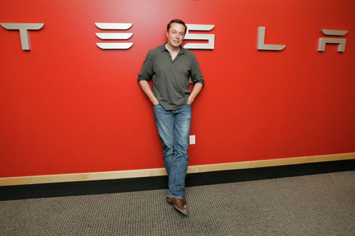 "Mən ən azı 18-24 ay Tesla səhmləri satmayacam"