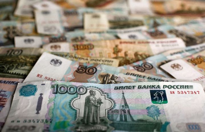 Azərbaycanda 1000 rublun qiyməti 30 manatı keçdi