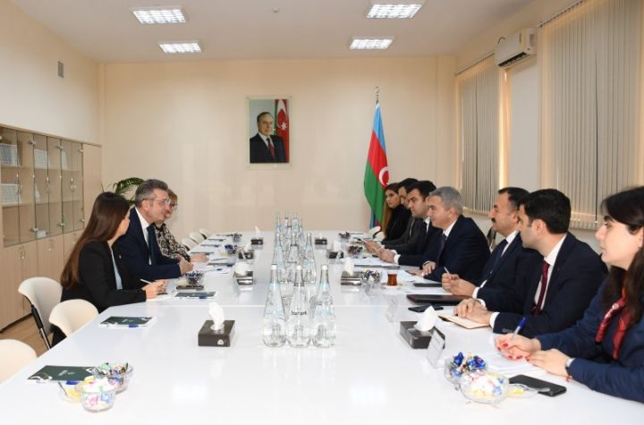 Alman şirkətlərinin sənaye zonalarına investisiya yatırması imkanları müzakirə edilib