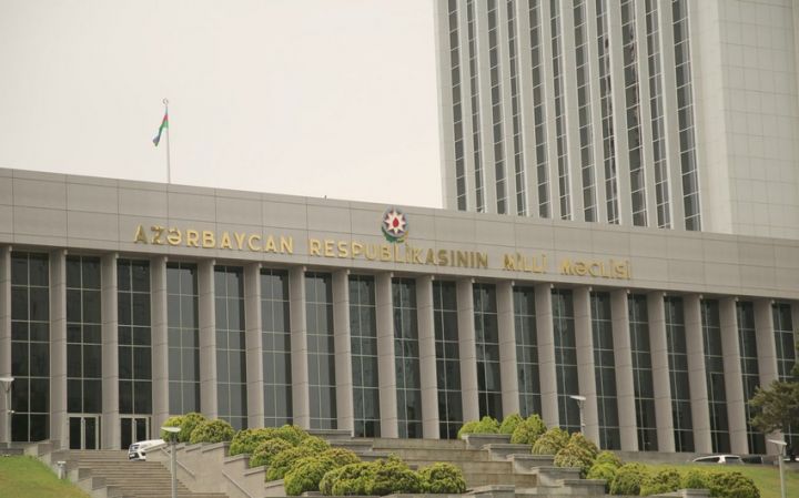 "Apteklərdə ucuz dərman qıtlığı yaşanır"