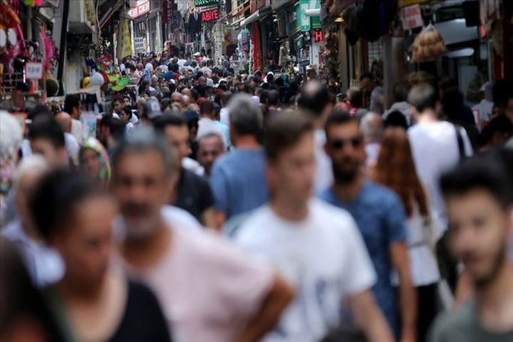 Dünya əhalisi 8 milyard nəfər olub