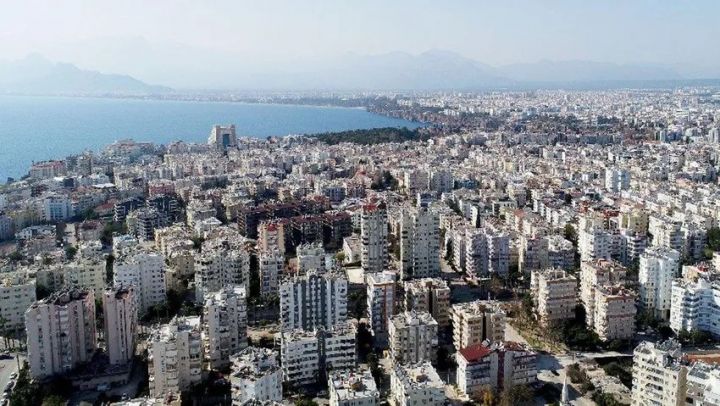 Antalyada hər 3 evdən 1-ni əcnəbilər alıb
