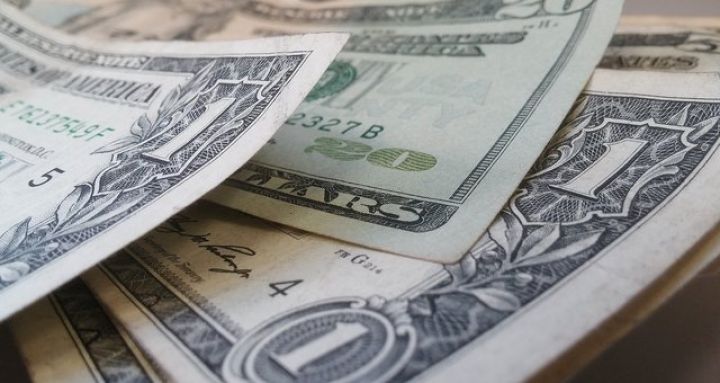 Dolların sabah üçün rəsmi məzənnəsi müəyyən olunub