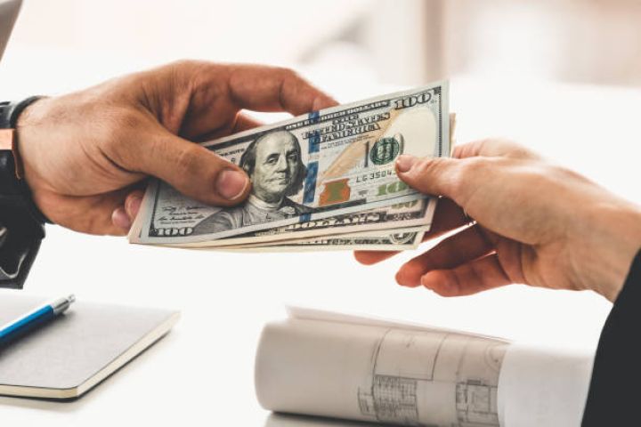 İlk dəfə 6 ay ərzində bankların xarici valyuta alışı satışı üstələyib - 29 FAİZLİK AZALMA