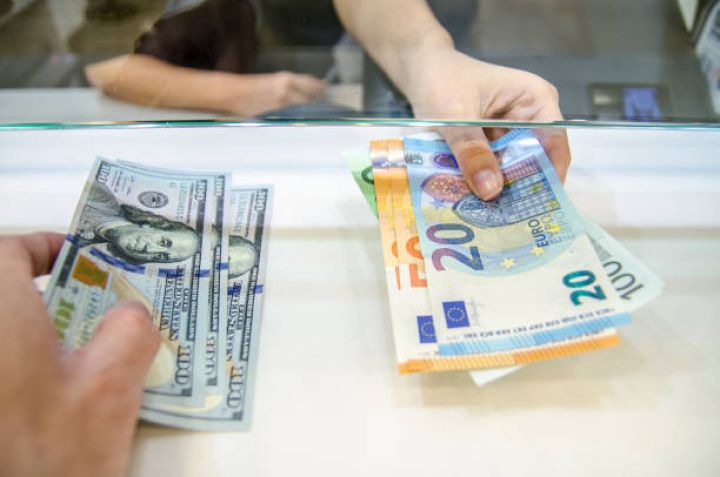 Azərbaycanda valyuta mübadiləsi fəaliyyəti üçün kapital tələbi qoyuldu - MƏBLƏĞLƏR