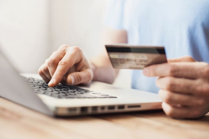 Köçürmələrin 77%-i rəqəmsal bankçılıq vasitəsilə aparılıb -  244 MİLYARD MANAT