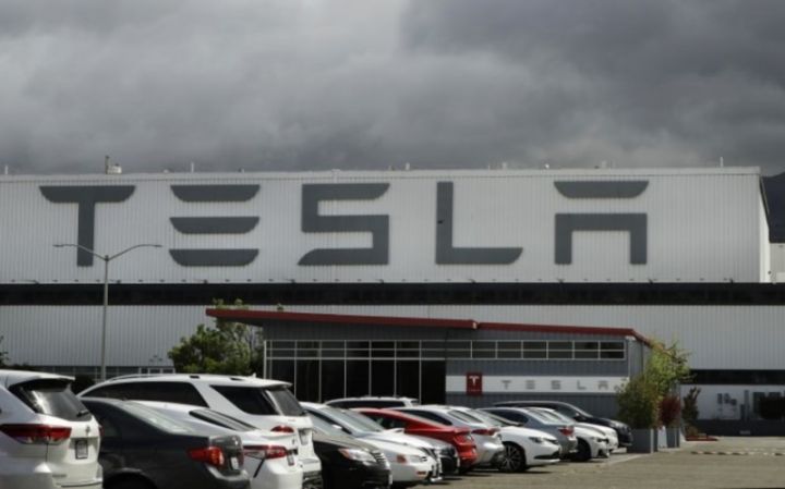 “Tesla” 16 min avtomobilini geri çağırır