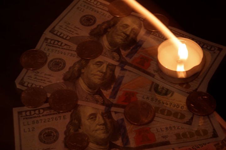 Analitik nə üçün 1 dolların 200 rubl olmayacağını izah edib