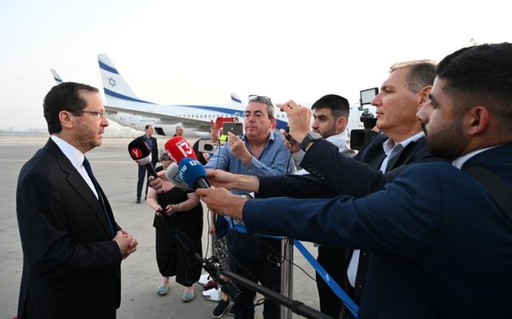 İsrail Prezidenti Azərbaycana səfərə yola düşüb