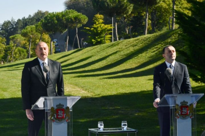 Əliyev və Qaribaşvilinin mətbuata bəyanatları
