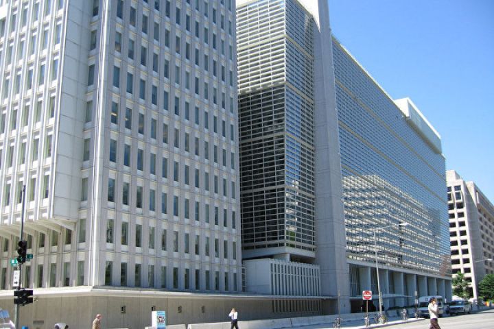 Dünya Bankı 2024-cü ildə neftin qiymətini proqnozlaşdırıb