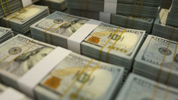 Mərkəzi Bankın valyuta ehtiyatları 10 milyard dolları aşıb