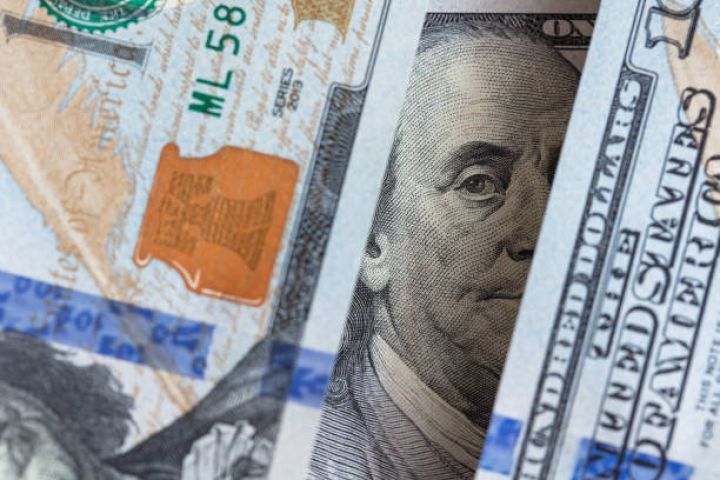 Azərbaycan hökuməti 2024-2027-ci illər üçün Dollar/Manat məzənnəsi proqnozunu açıqladı