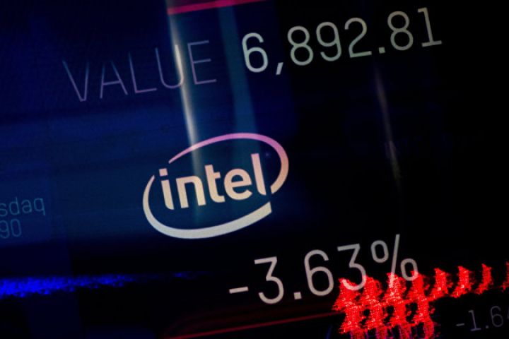 "İntel"in xalis mənfəətinin kəskin azaldığının açıqlanması səhmlərinin 10% ucuzlaşmasına səbəb olub