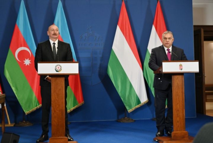 Əliyev və Orban mətbuata bəyanatlarla çıxış ediblər