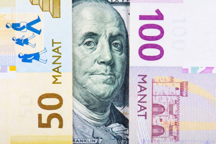 “S&P”: Manatın məzənnəsinə təzyiqin azalması fonunda əmanətlərin dollarsızlaşdırılması sürətlənə bilər