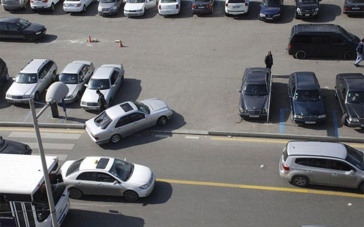Parklanma qaydalarının pozulmasına görə cərimə 20 manata qaldırılır