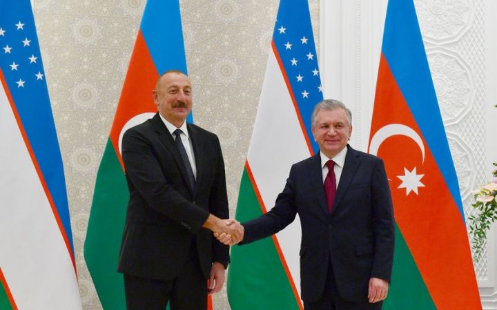 Özbəkistan prezidenti Əliyevə zəng edib,  layihələrin sürətləndirilməsinə toxunulub